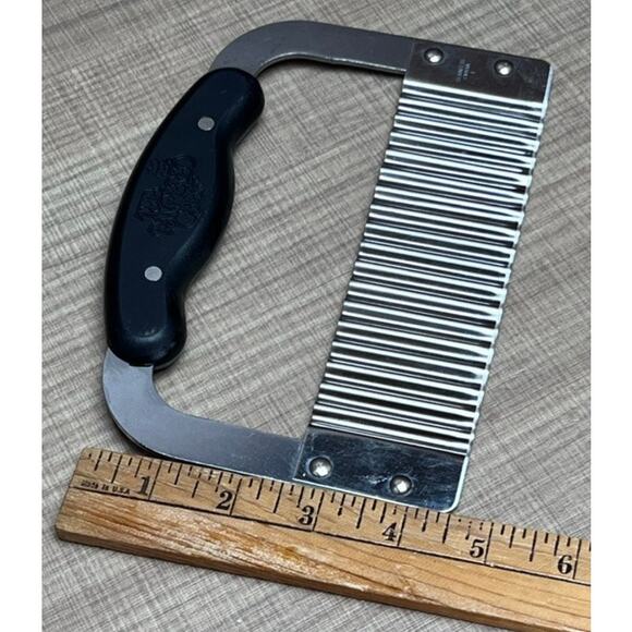 Pampered Chef Crinkle Cutter Kitchen Utensil Tool Cooking Gift Slicer Potato Veg - Picture 2 of 2